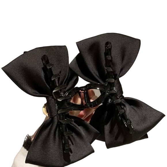 Big Black Ribbon Hair Claw - Picture 3 of 3